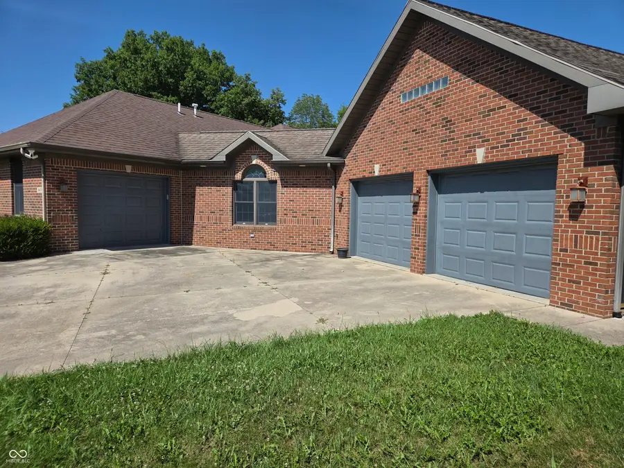 2405 N Wicklow Drive, Muncie, IN 47304 - #2