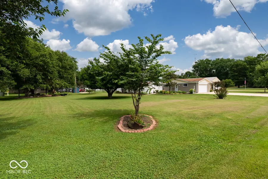 658 S Fulton Street, Clinton, IN 47842 - #2