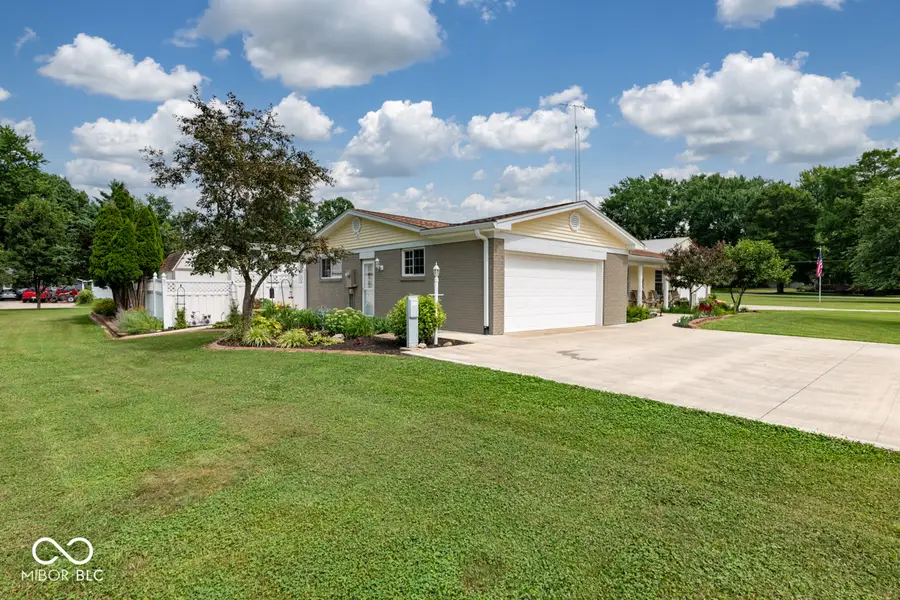 658 S Fulton Street, Clinton, IN 47842 - #3