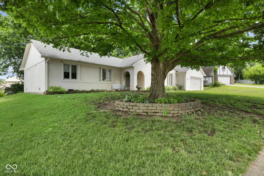 609 La Reforma Drive, Greenwood, IN 46143 - #2