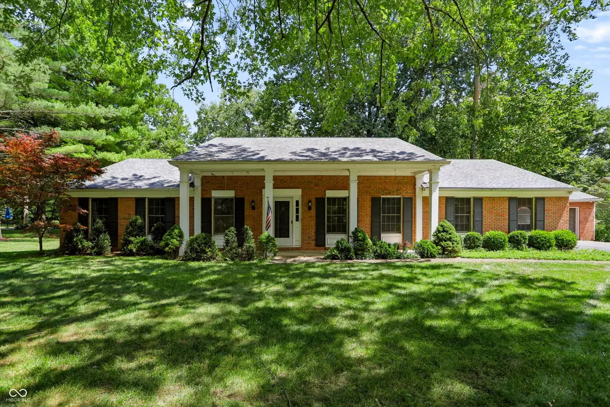 361 S Sussex Place, Columbus, IN 47201 - #1