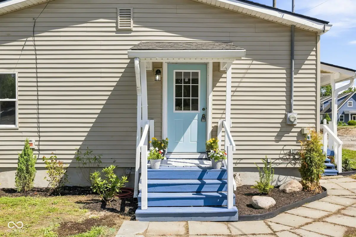 406 W 2nd Street, Sheridan, IN 46069 - #1
