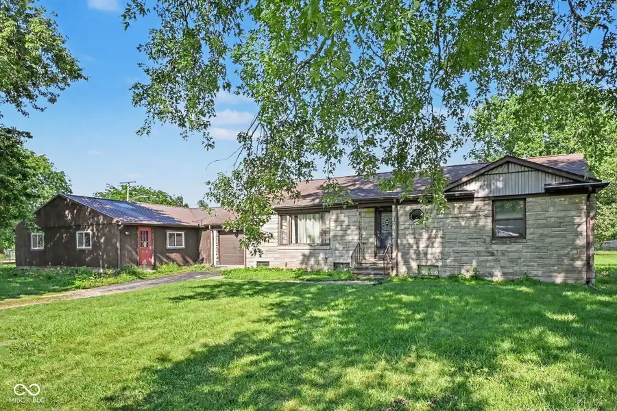 211 N Troutman Street, Kewanna, IN 46939 - #2
