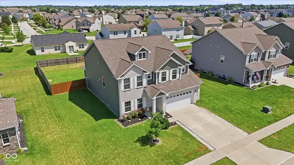 2241 Maple Stone Lane, Greenwood, IN 46143