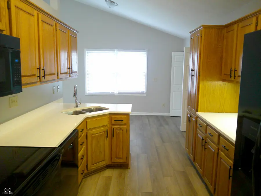 2289 Broadmoor Lane, Columbus, IN 47203 - #3