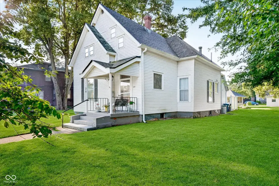 319 W Washington Street, Shelbyville, IN 46176 - #2