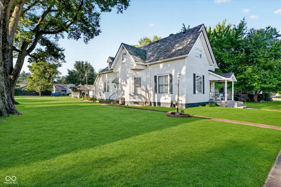 319 W Washington Street, Shelbyville, IN 46176 - #3