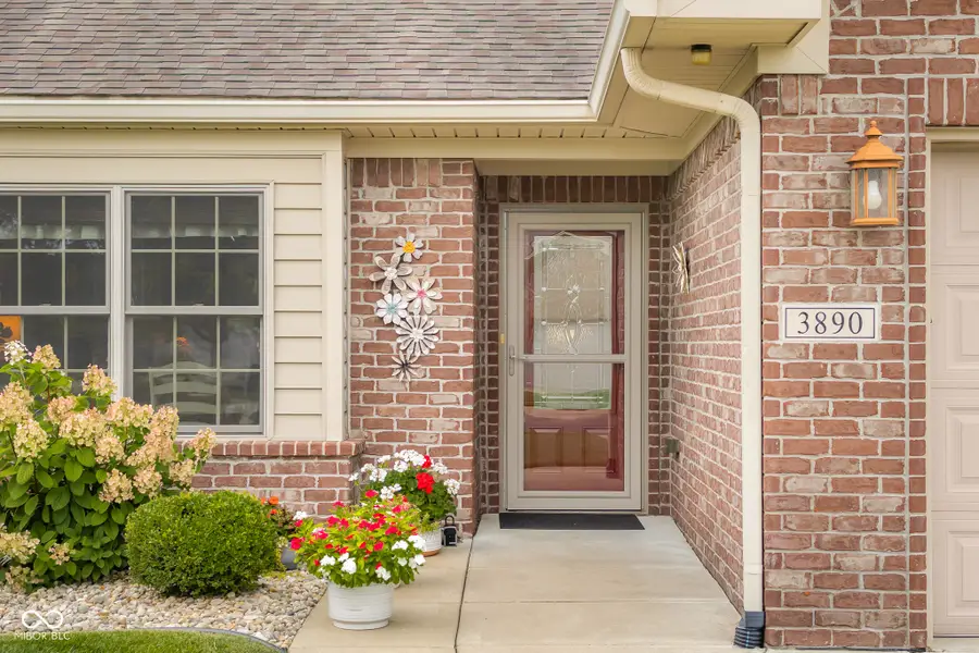 3890 Naples Drive, Columbus, IN 47203 - #3