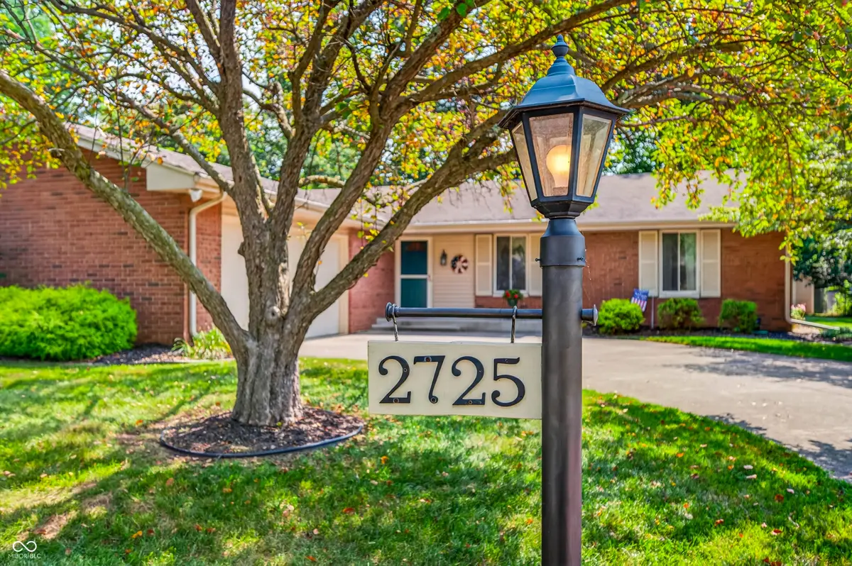 2725 Wedgewood Drive, Columbus, IN 47203 - #1