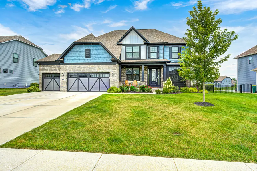 5365 Rose Drive, Zionsville, IN 46077 - #2
