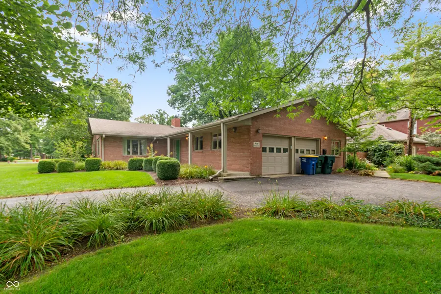 806 N Briar Road, Muncie, IN 47304 - #3