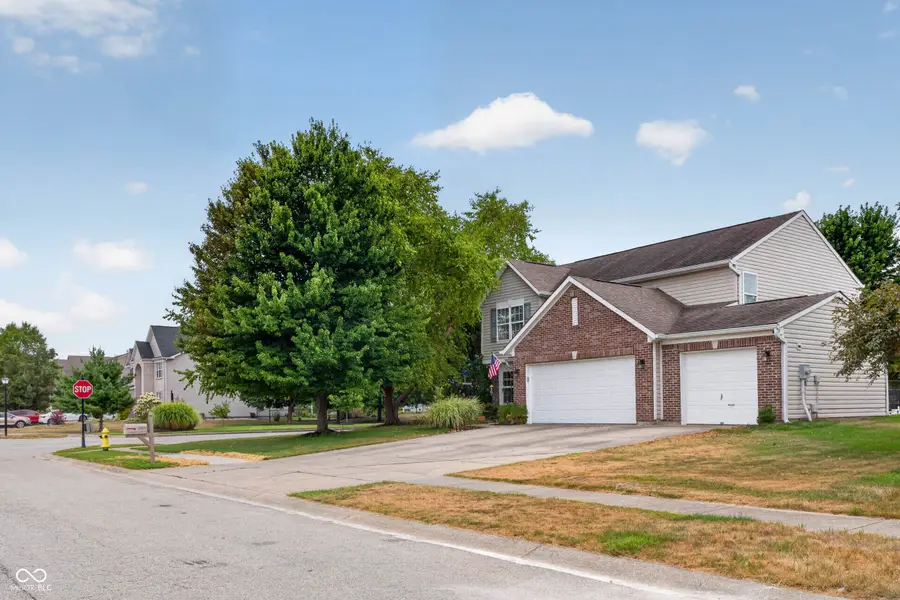 5507 Gainesway Drive, Greenwood, IN 46142 - #2