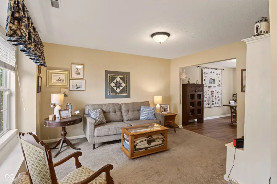 5507 Gainesway Drive, Greenwood, IN 46142 - #3