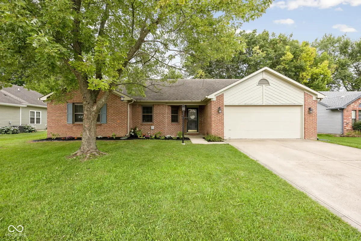 854 Ellington Circle, Greenwood, IN 46143 - #1