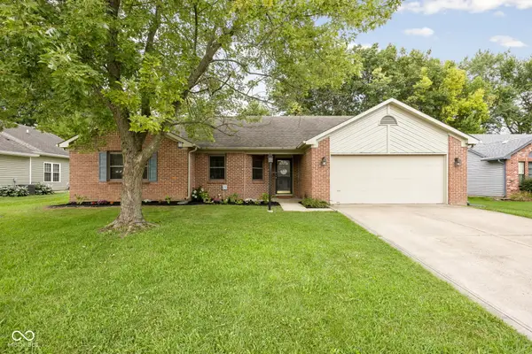 854 Ellington Circle, Greenwood, IN 46143