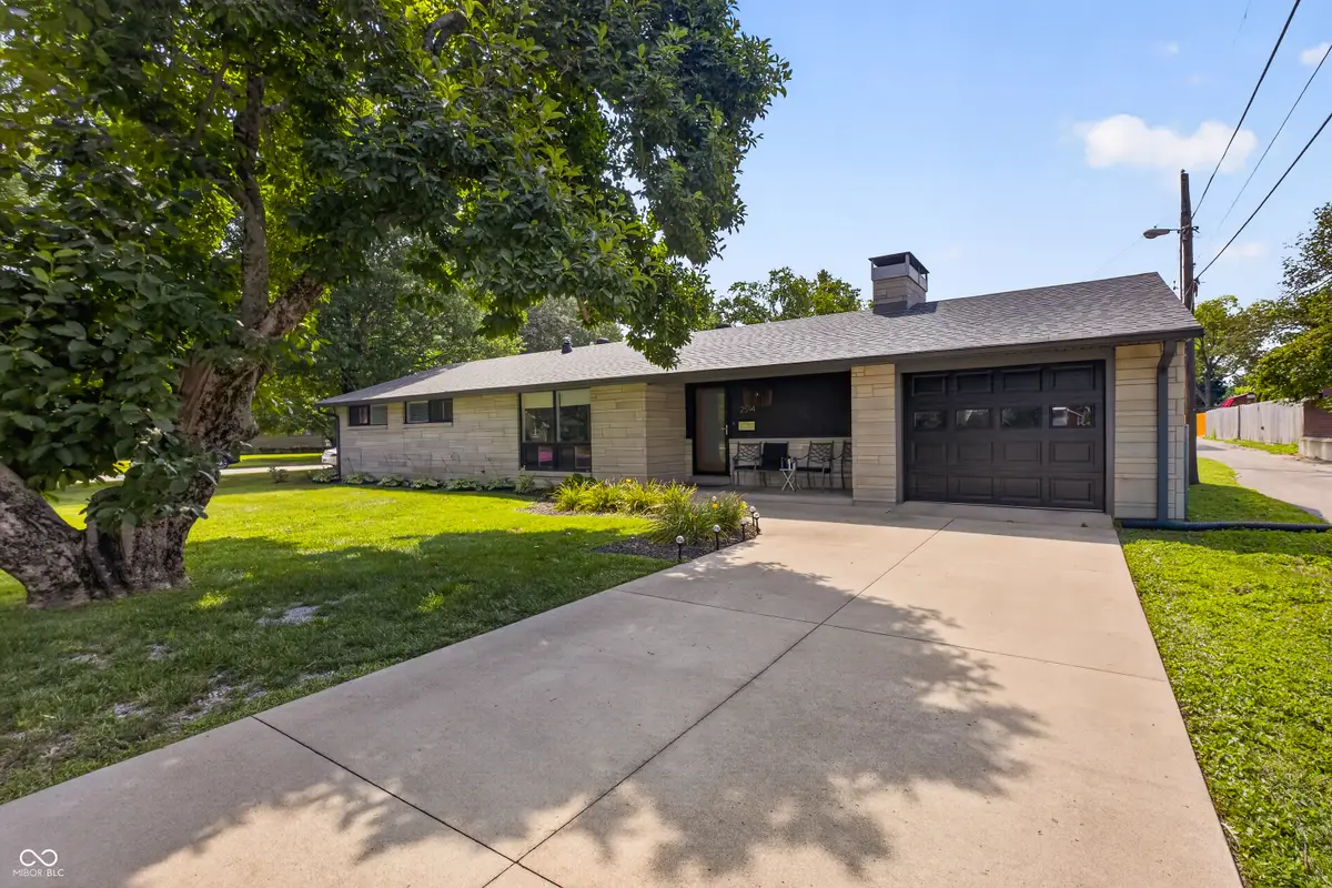 2594 Franklin Street, Columbus, IN 47201 - #1