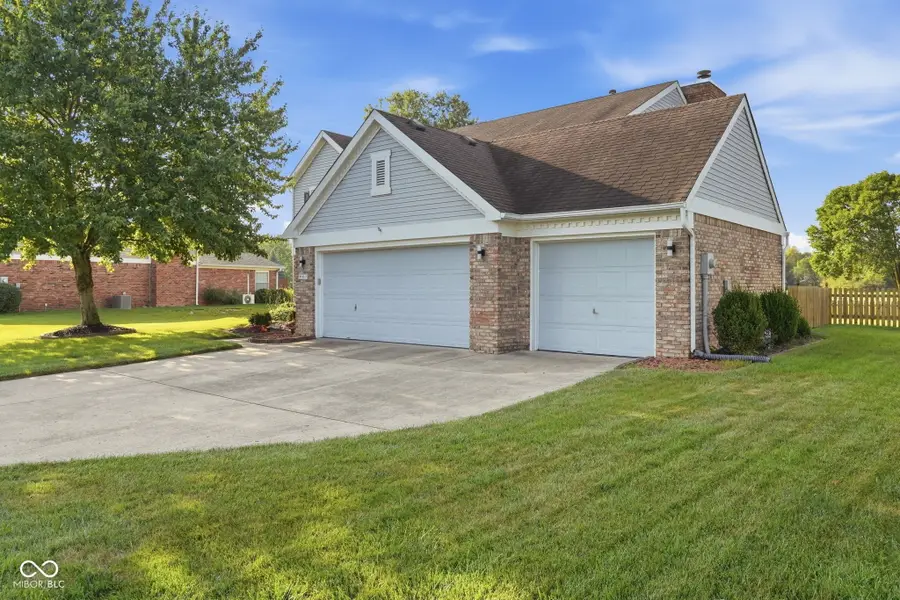387 Sugar Bush Lane S, Brownsburg, IN 46112 - #2