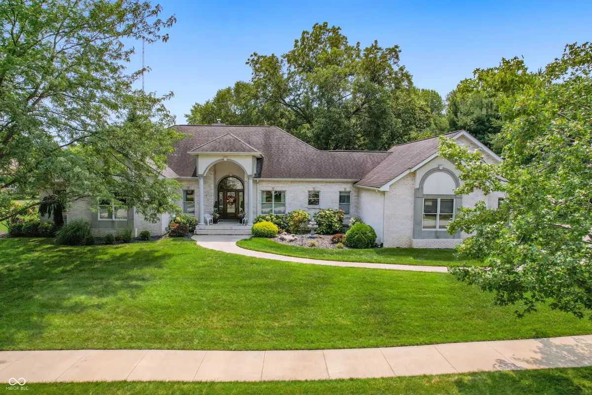 2541 W Apple Blossom Lane, Columbus, IN 47201 - #1
