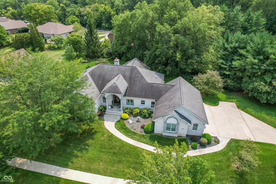 2541 W Apple Blossom Lane, Columbus, IN 47201 - #2