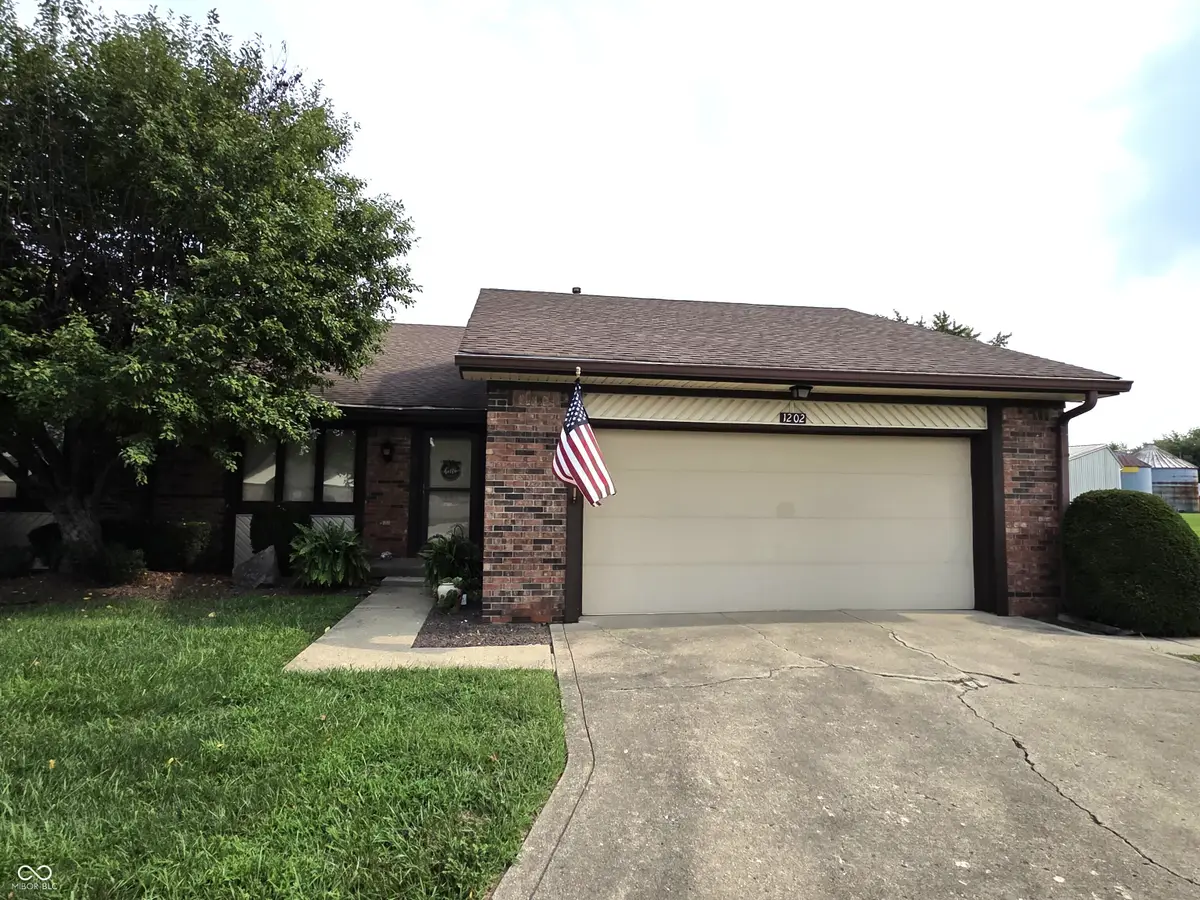1202 Sycamore Drive #18, Shelbyville, IN 46176 - #1