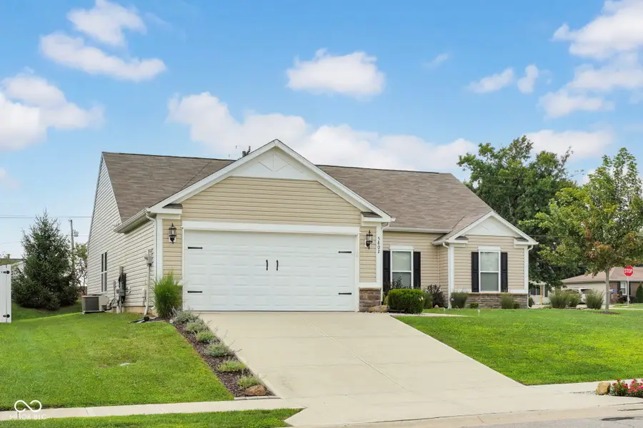 5802 Deer Valley Court, Columbus, IN 47201 - #2