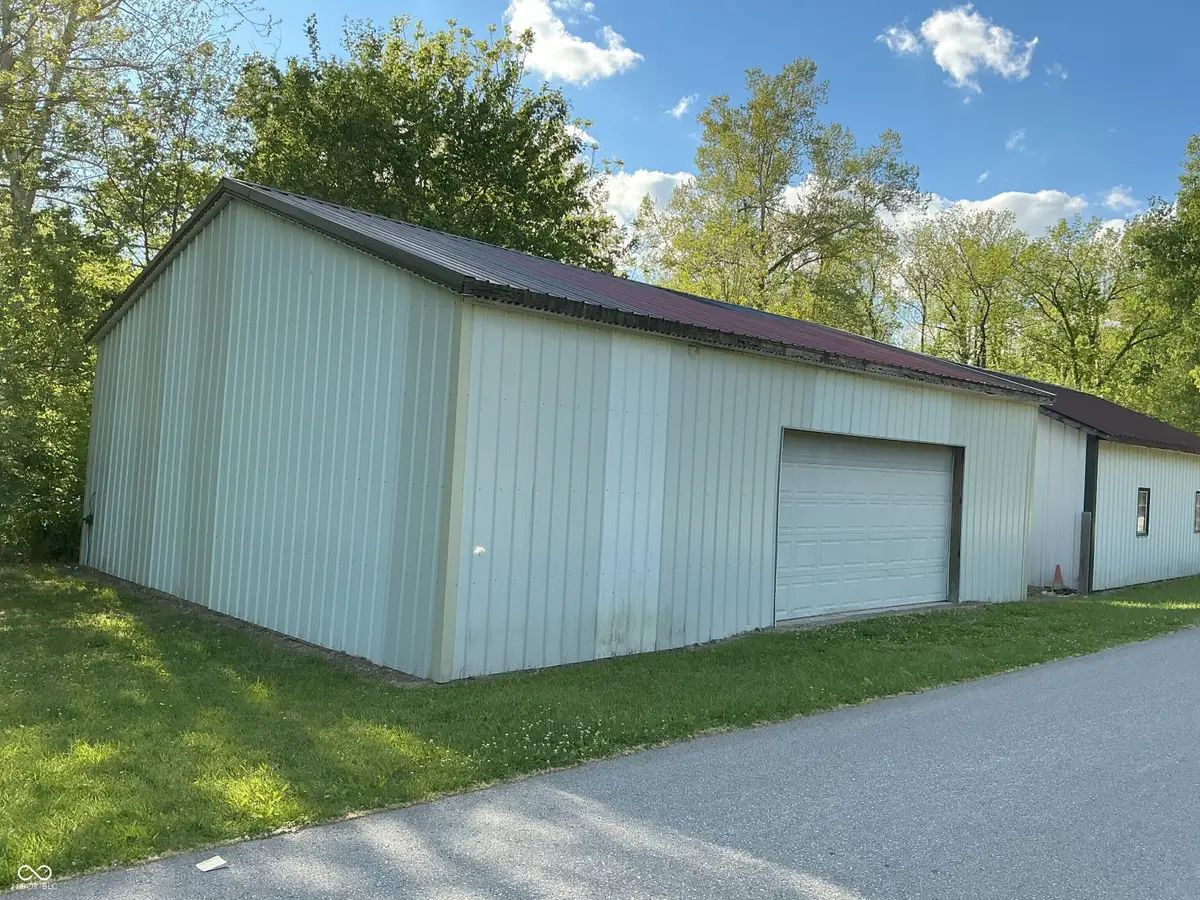 5447 & 5449 S Garrison Road, Connersville, IN 47331 - #1