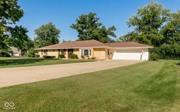 1144 North Drive, Seymour, IN 47274