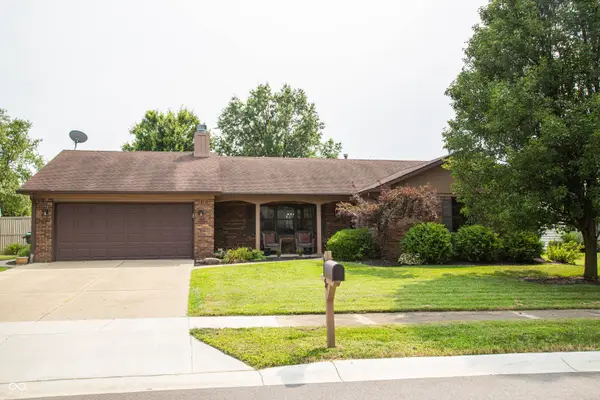 995 Golden Pond, Greenwood, IN 46143