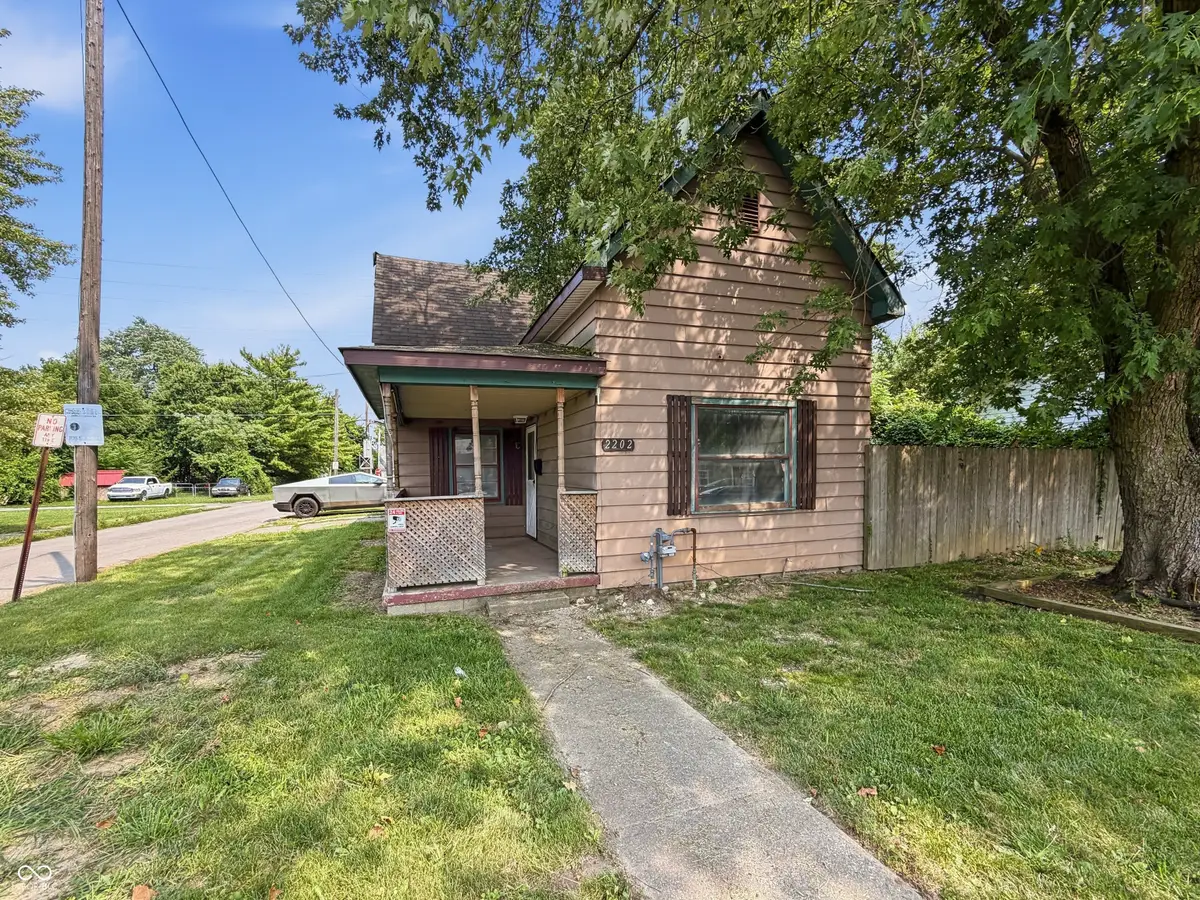 2202 Columbus Avenue, Anderson, IN 46016 - #1