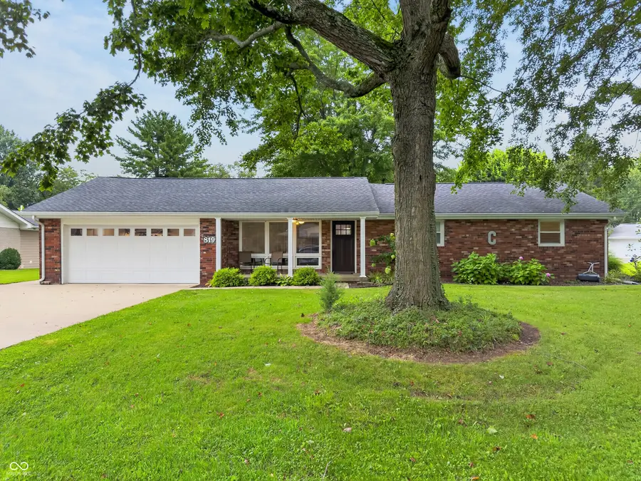 819 Greenbriar Drive, Seymour, IN 47274 - #3