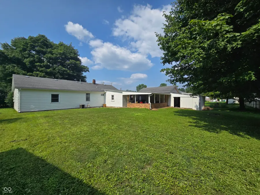 1121 W Washington Avenue, Shelbyville, IN 46176 - #3