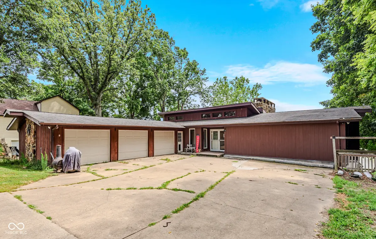 16451 E Lake Shore Drive N, Hope, IN 47246 - #1
