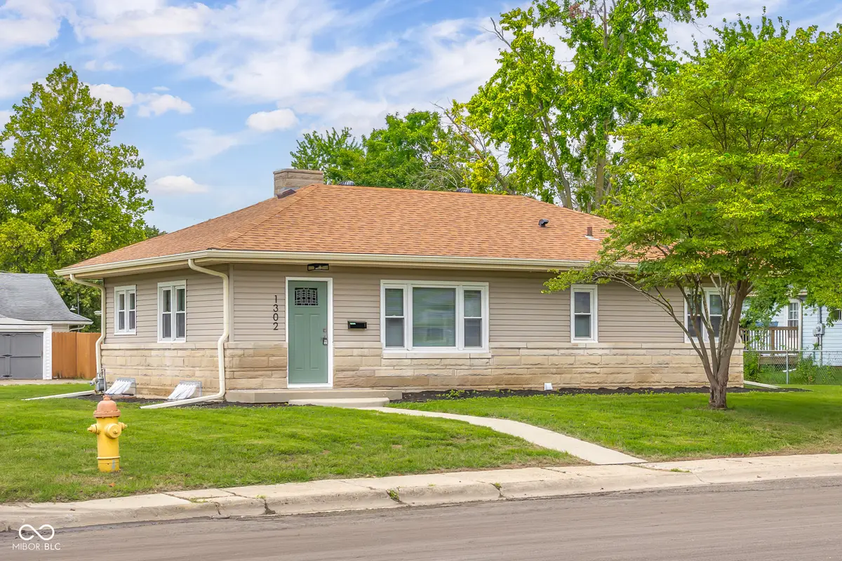 1302 Pennsylvania Street, Columbus, IN 47201 - #1