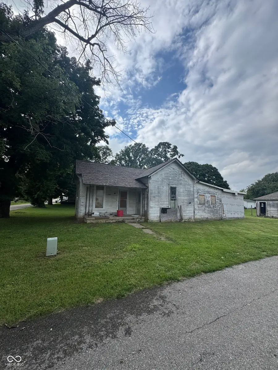301 N Pierce, Saint Paul, IN 47272 - #3