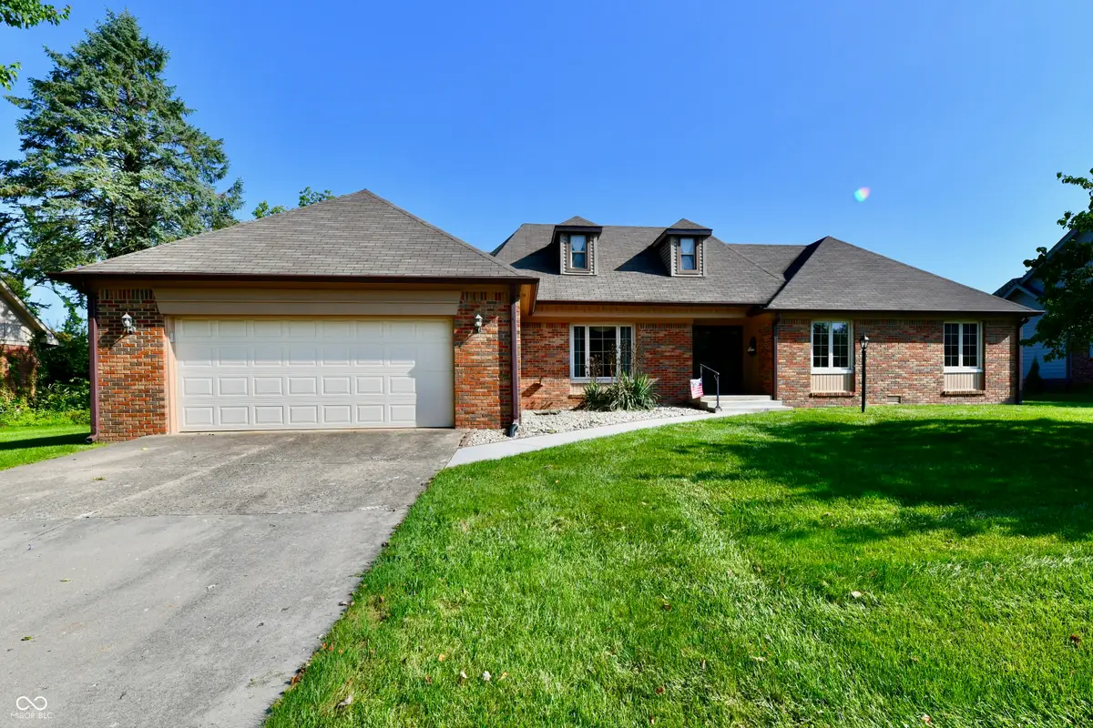 3190 Greensview Drive, Greenwood, IN 46143 - #1
