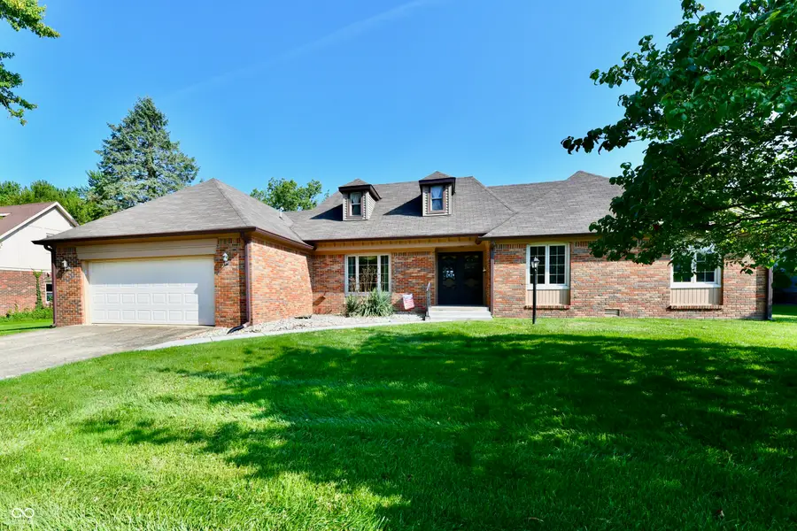 3190 Greensview Drive, Greenwood, IN 46143 - #2