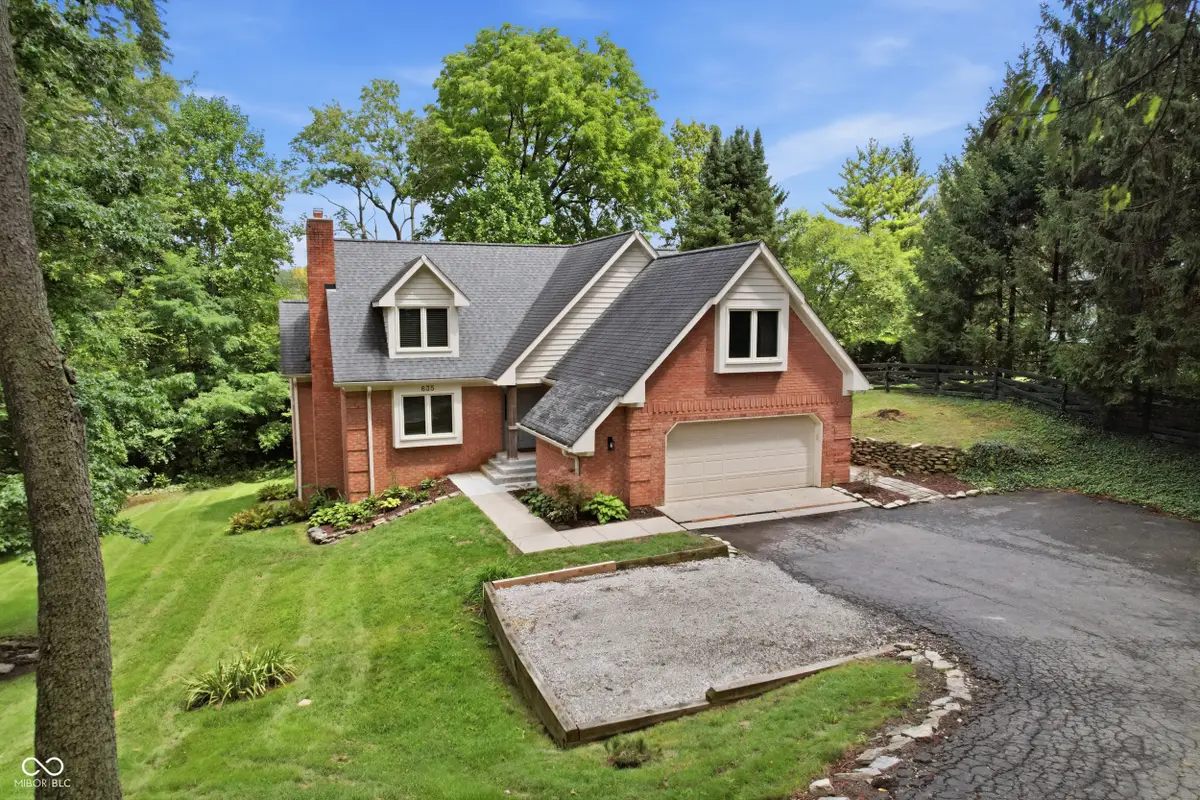 635 Mulberry Street, Zionsville, IN 46077 - #1