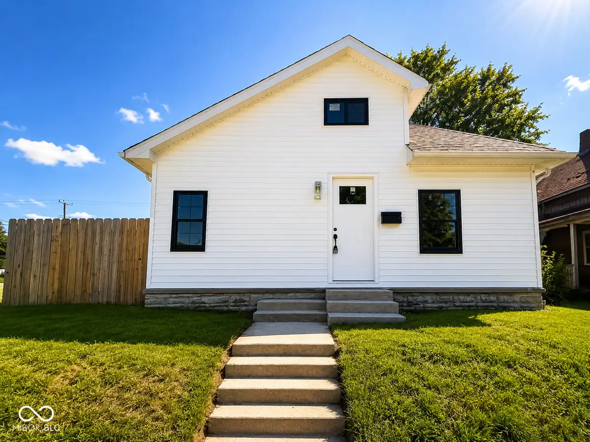 1227 W 13th Street, Muncie, IN 47302 - #1