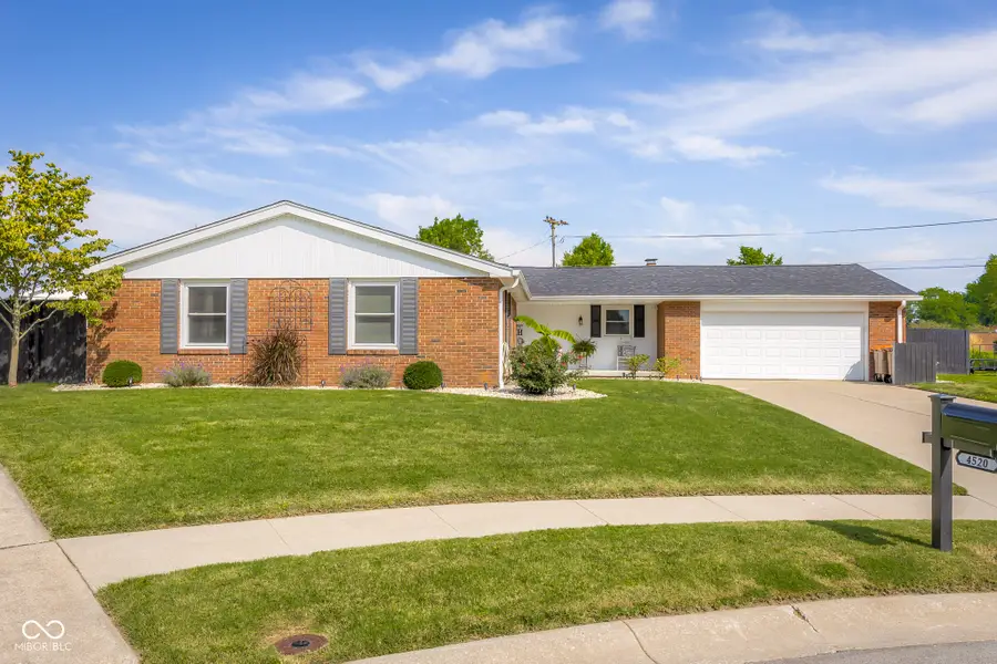 4520 Woodcrest Drive, Columbus, IN 47203 - #2