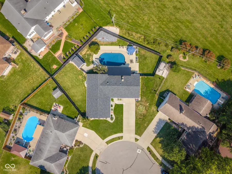 4520 Woodcrest Drive, Columbus, IN 47203 - #3