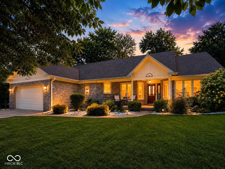 939 Silver Creek Way, Greenwood, IN 46142 - #2