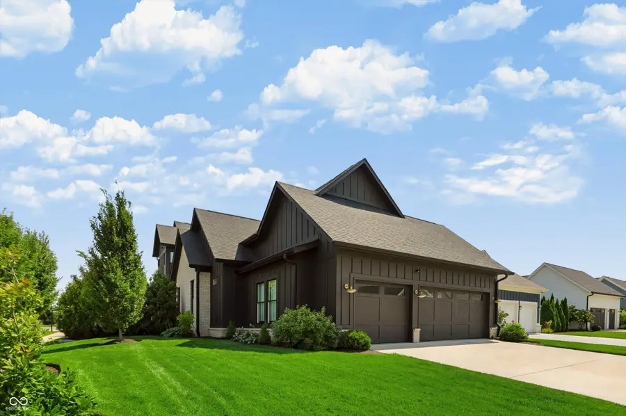 15040 Oak Hollow Lane E, Carmel, IN 46033 - #2