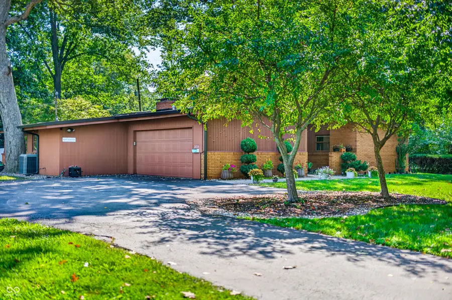 3229 Nugent Boulevard, Columbus, IN 47203 - #3