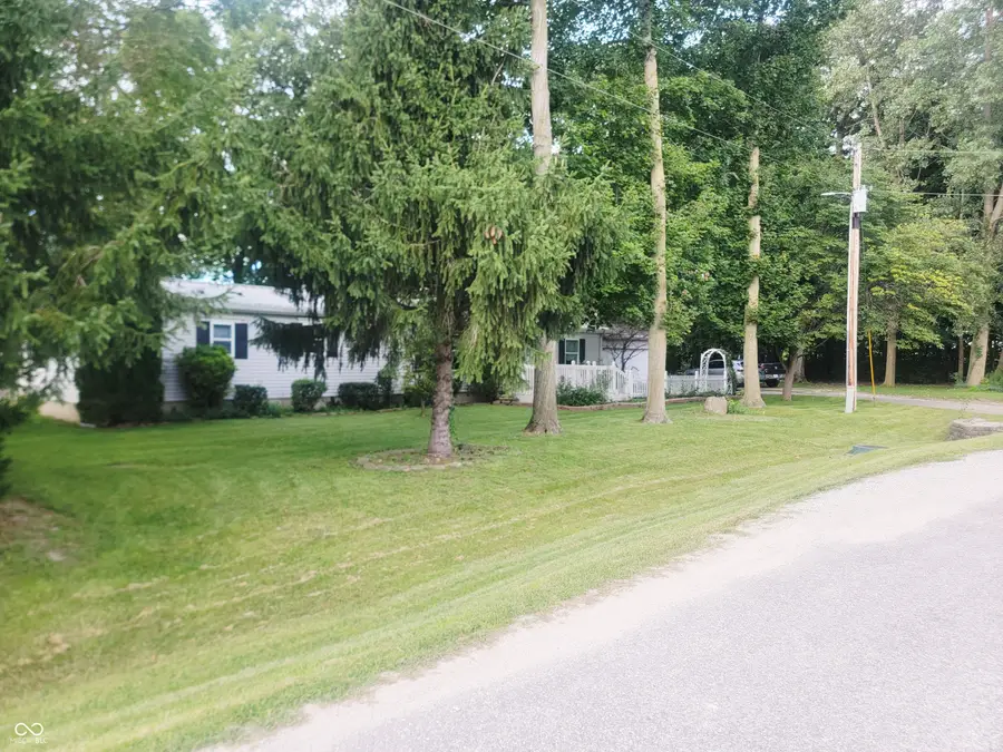 592 N Paradise Drive, Rochester, IN 46975 - #2