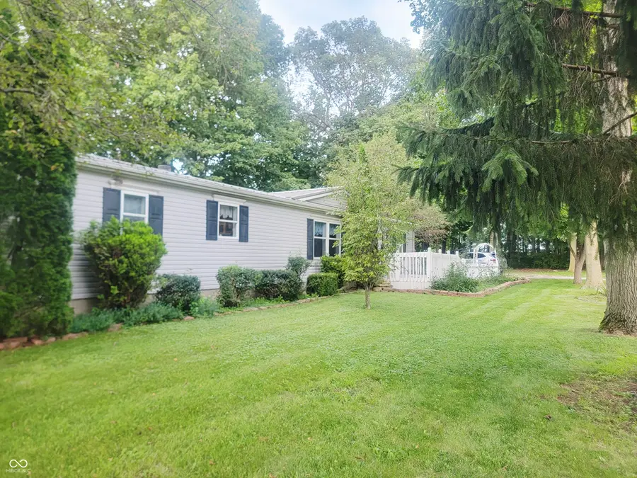 592 N Paradise Drive, Rochester, IN 46975 - #3