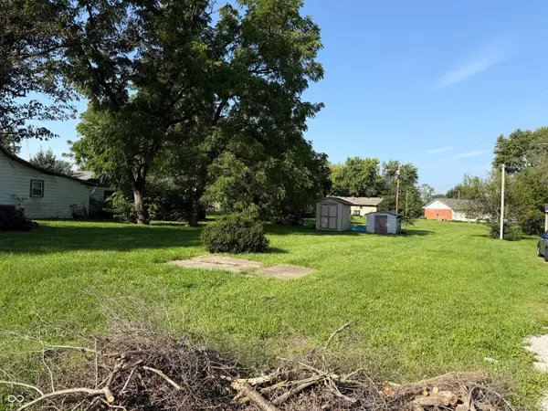 130 S Railroad Street, Whiteland, IN 46184