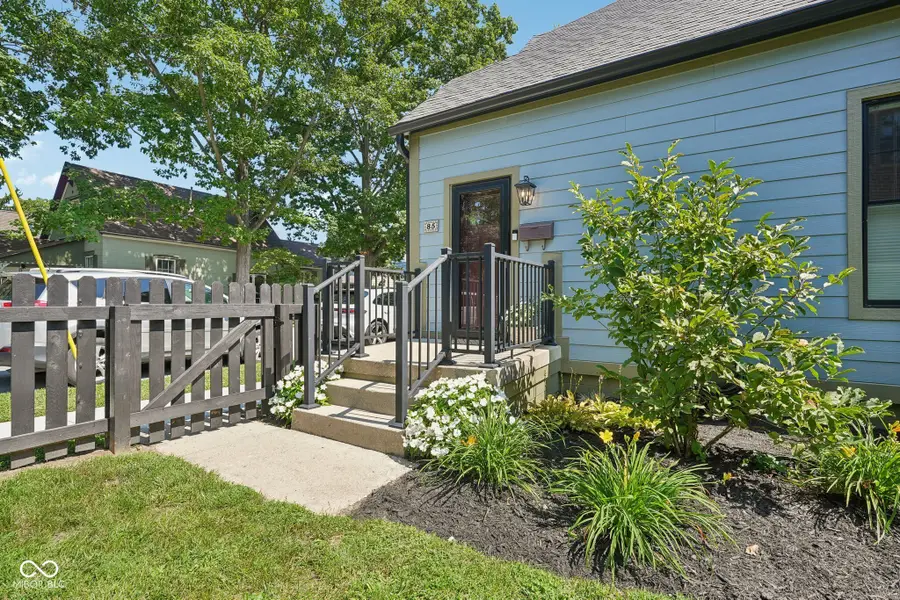 85 E Poplar, Zionsville, IN 46077 - #3