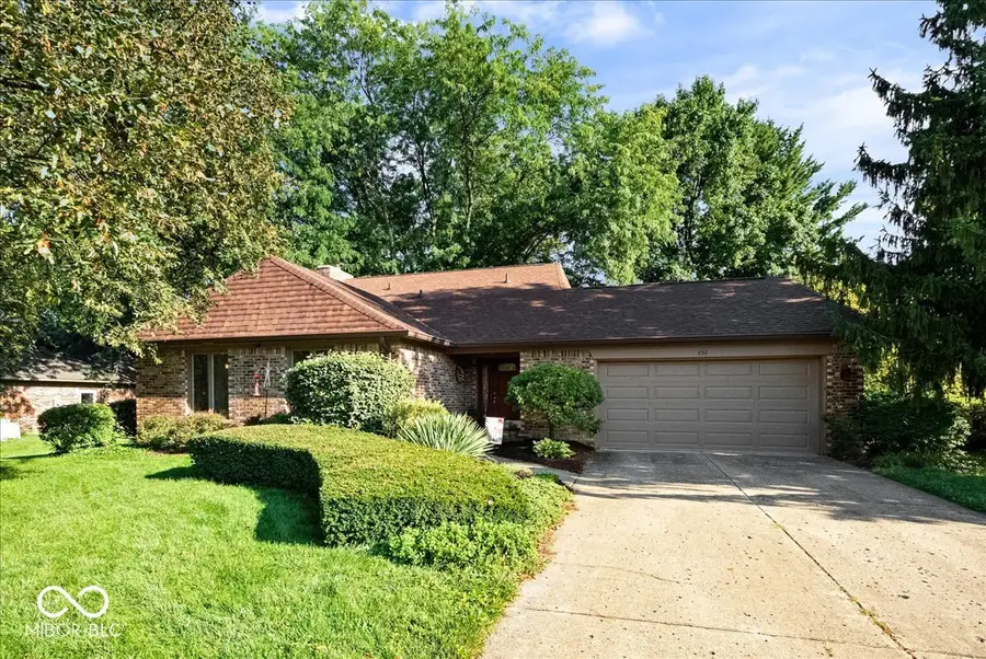 850 W Oakwood Drive, Greenwood, IN 46142 - #3
