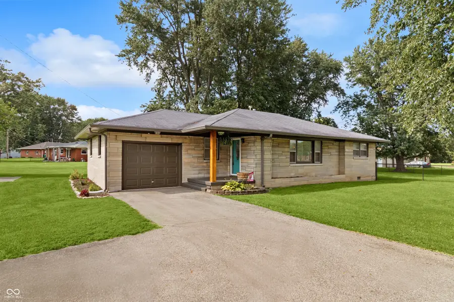 2209 S Miller Avenue, Shelbyville, IN 46176 - #3