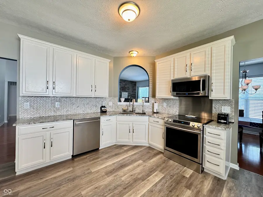 568 Georgetown Road, Greenwood, IN 46142 - #2